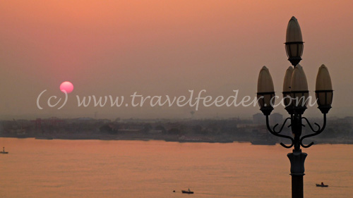 Duck of Nanjing over Yangtze River