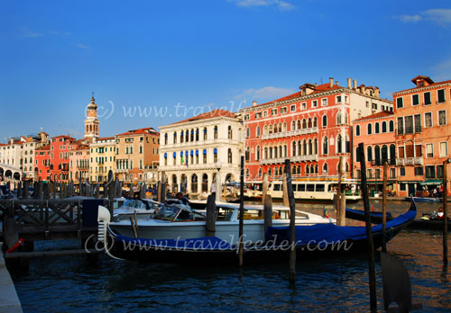 Venica Canal and Gondola2