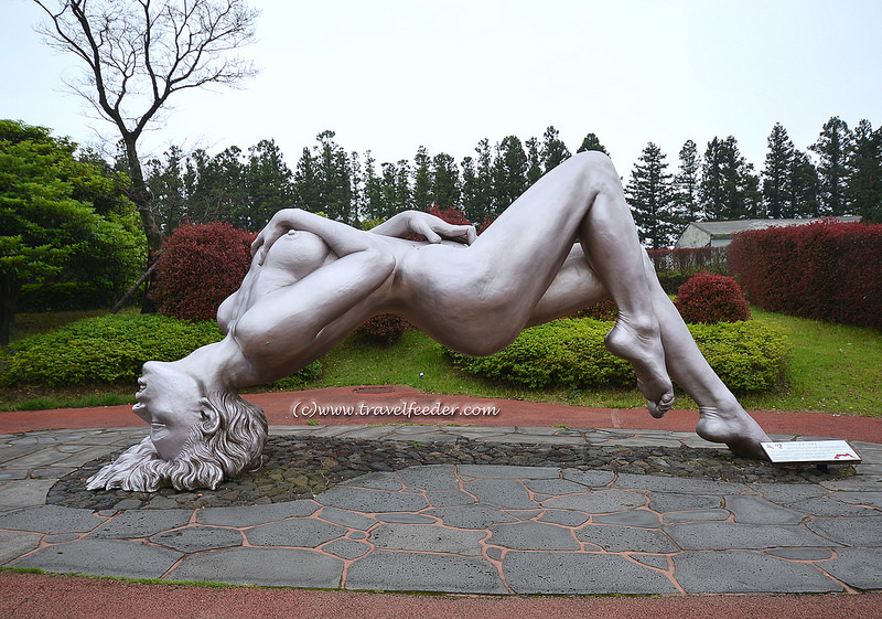 Jeju-Loveland-sculpture